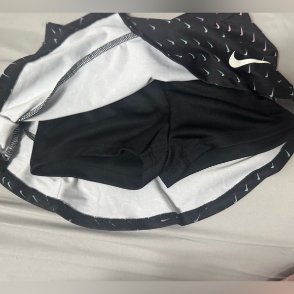 Nike Gray Dri-FIT T-Shirt and Skirt Set - Picture 8 of 8